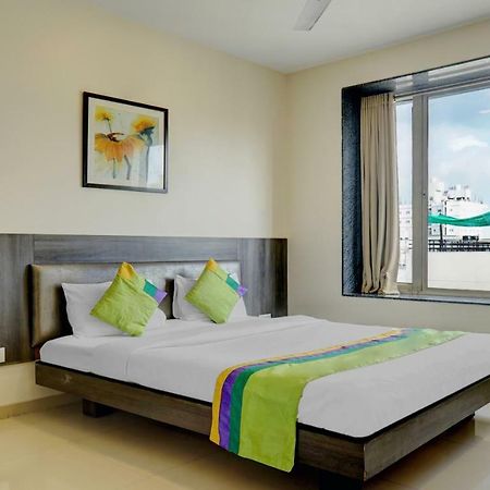 Treebo Bhagyashree Executive Hotel Mundhva Kültér fotó
