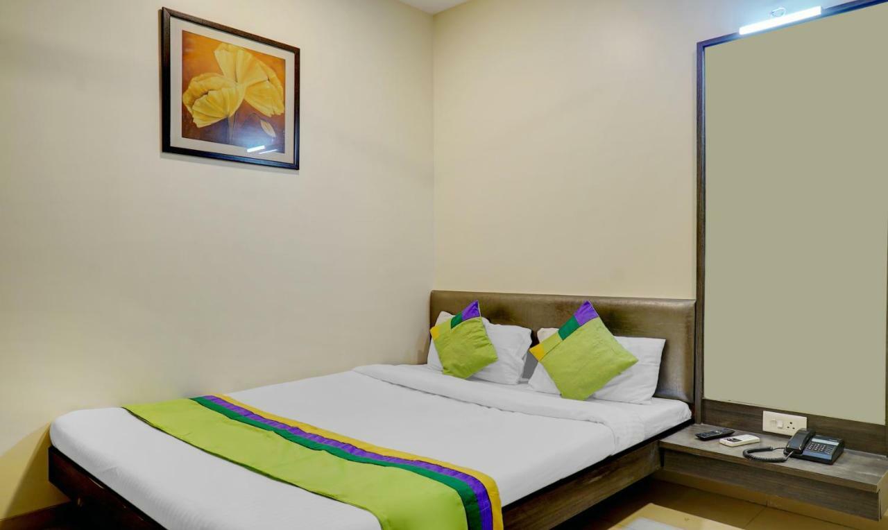 Treebo Bhagyashree Executive Hotel Mundhva Kültér fotó
