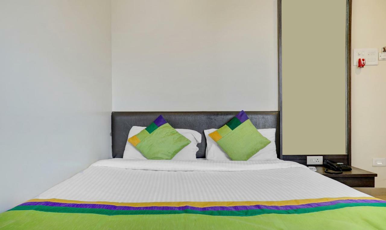 Treebo Bhagyashree Executive Hotel Mundhva Kültér fotó