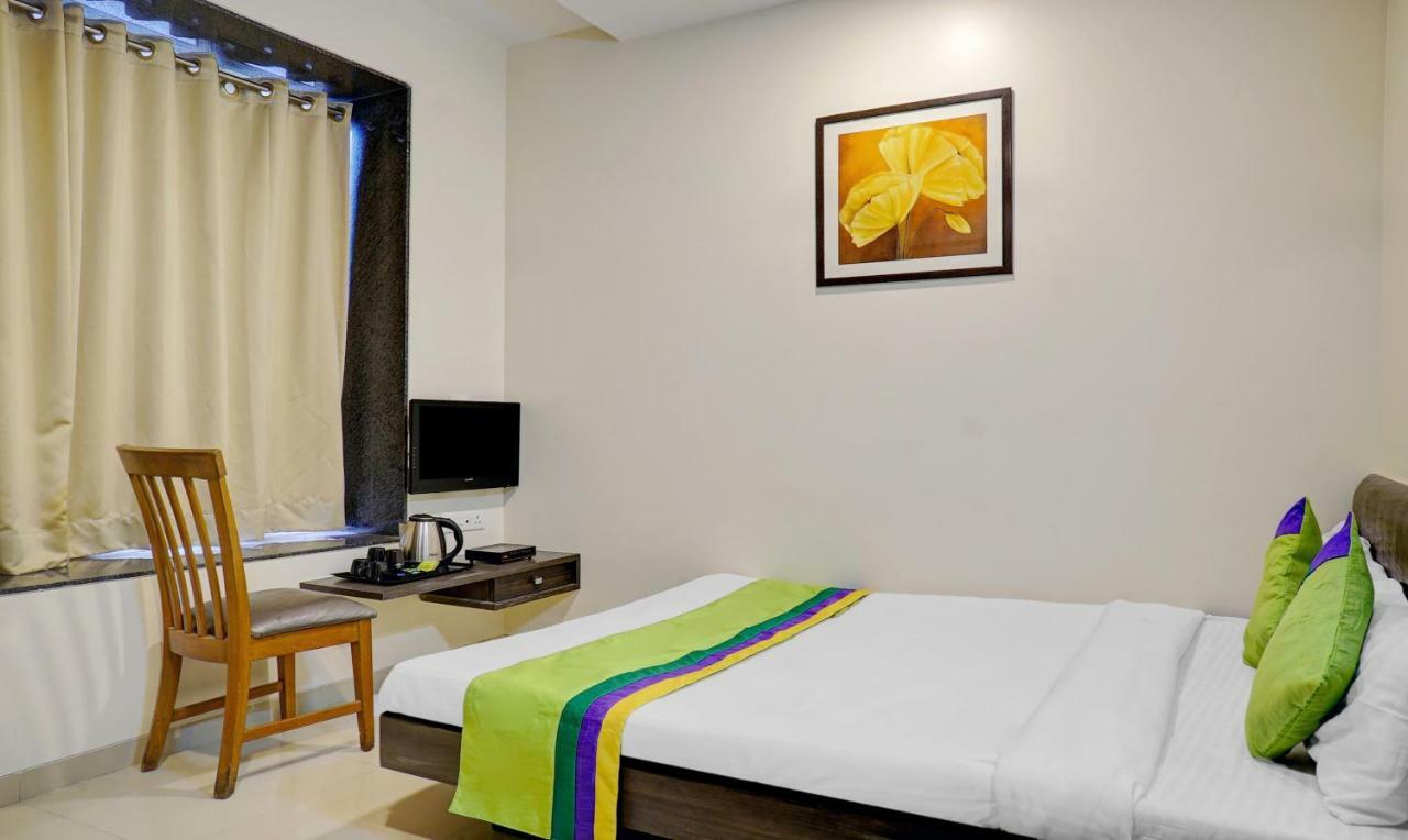 Treebo Bhagyashree Executive Hotel Mundhva Kültér fotó
