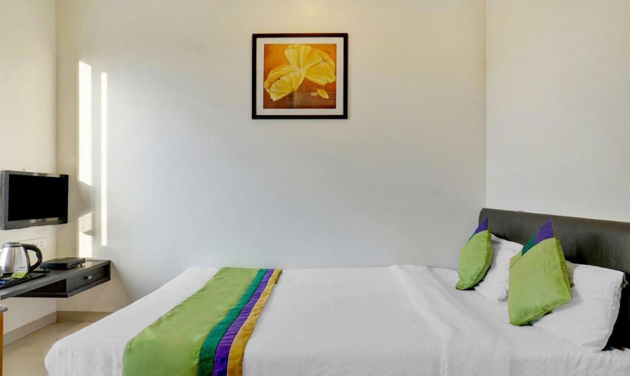 Treebo Bhagyashree Executive Hotel Mundhva Kültér fotó