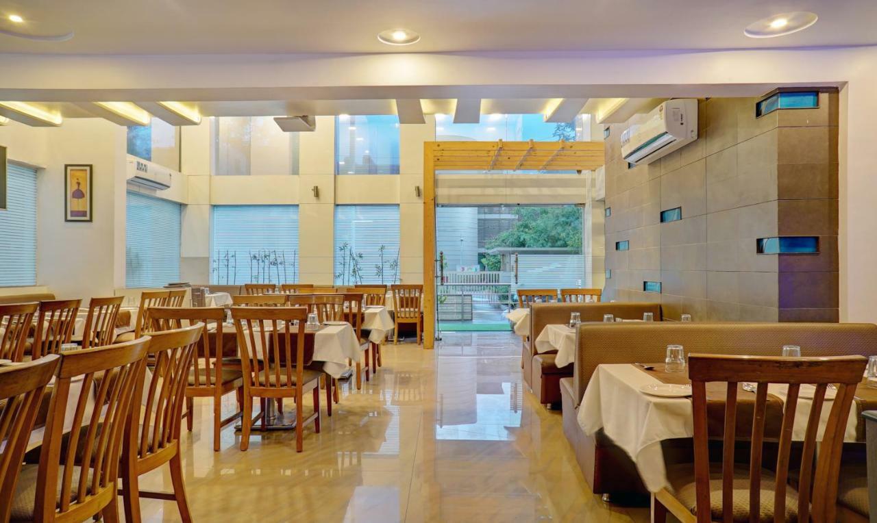 Treebo Bhagyashree Executive Hotel Mundhva Kültér fotó