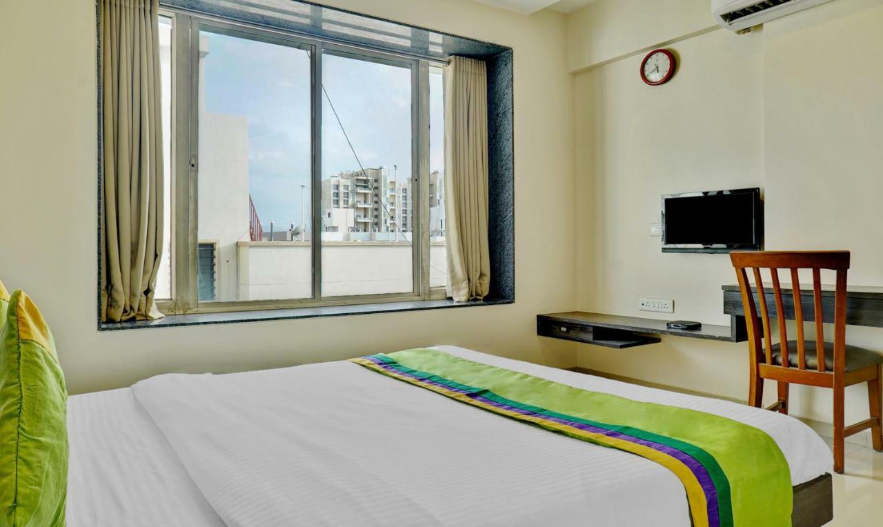 Treebo Bhagyashree Executive Hotel Mundhva Kültér fotó