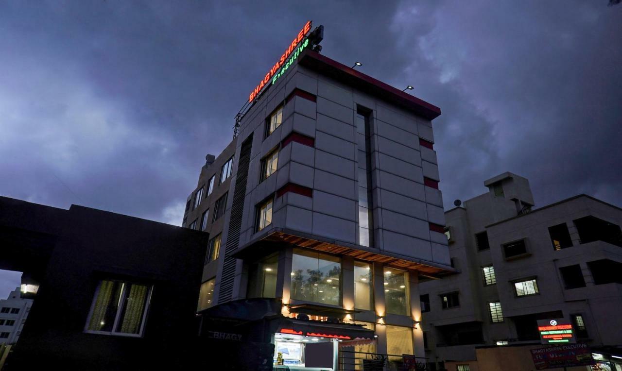 Treebo Bhagyashree Executive Hotel Mundhva Kültér fotó